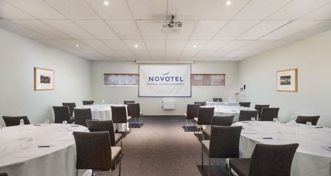 Kauri 1 meeting room at Ibis Auckland Ellerslie hotel