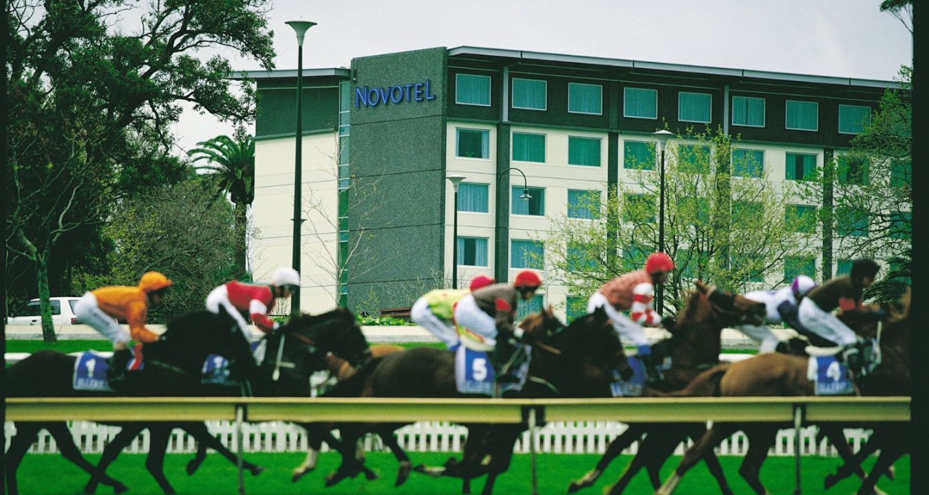 Racecourse Track View Novotel Ellerslie hotel