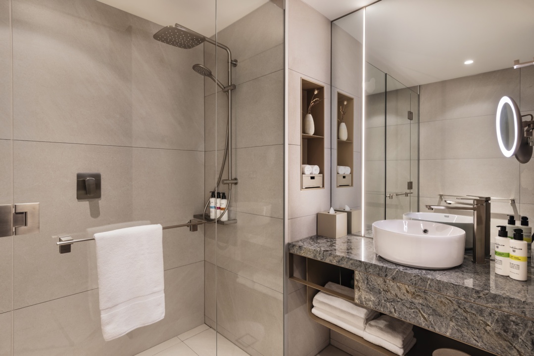 Superior bathroom