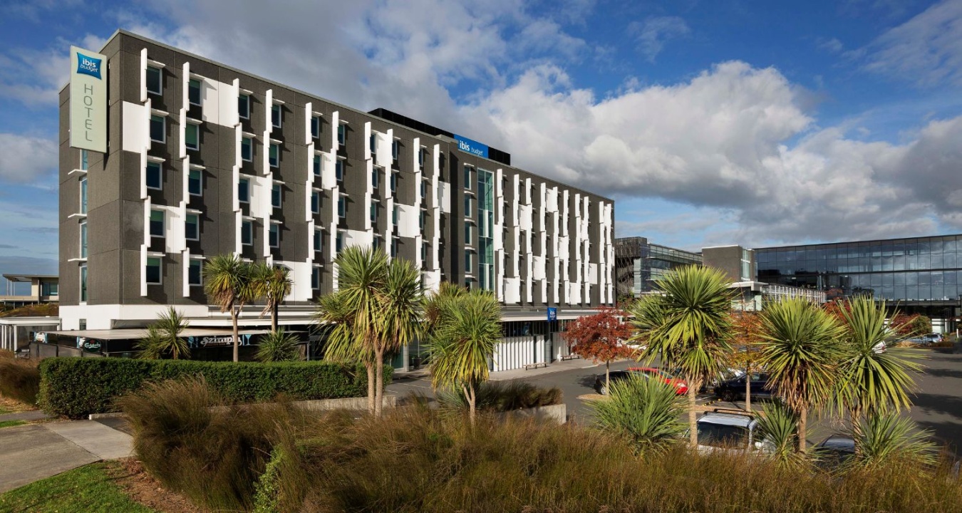 ibis Budget Auckland Airport hotel exterior during daytime
