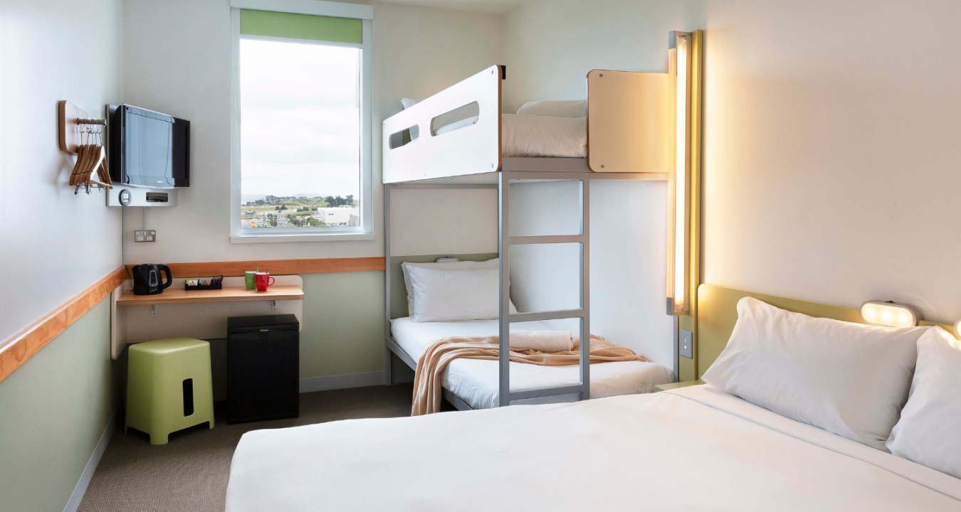 ibis Budget Auckland Airport hotel family room