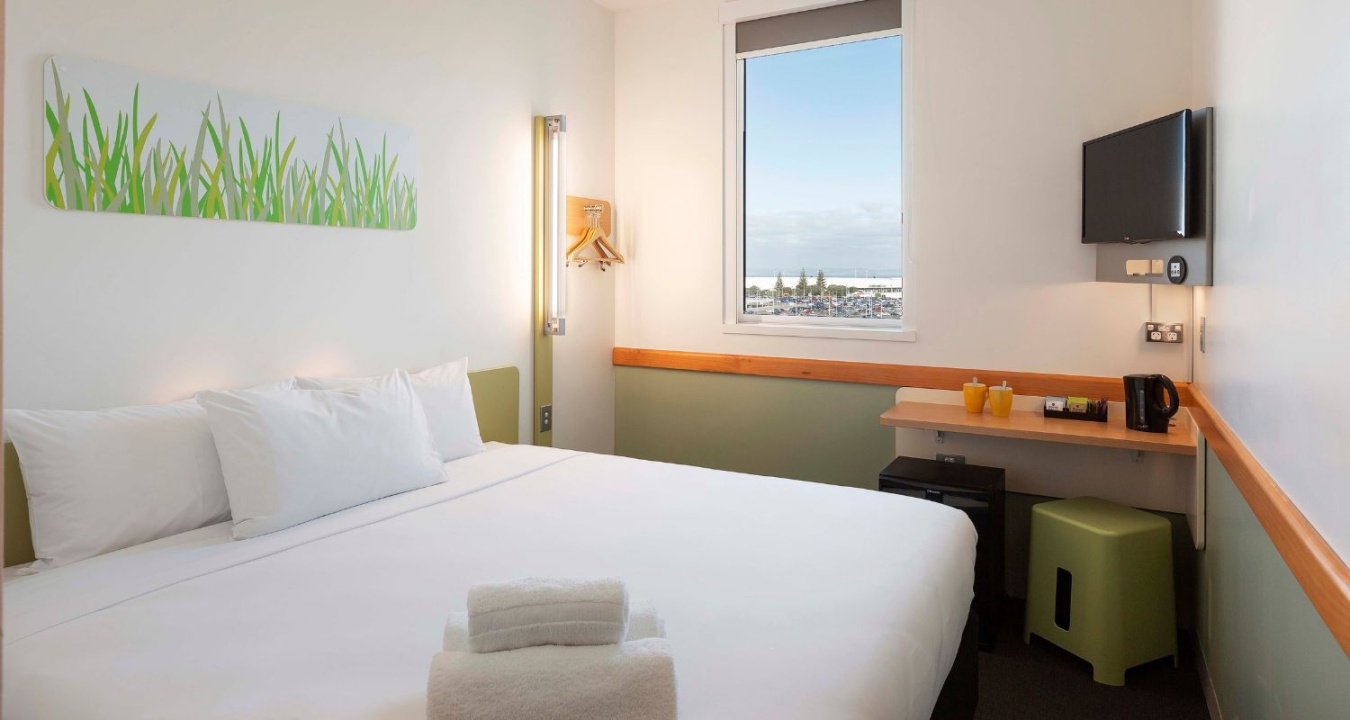ibis Budget Auckland Airport hotel king room