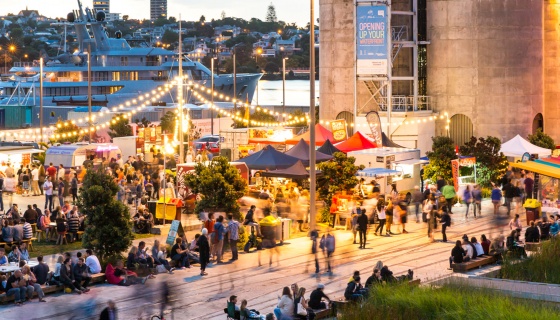 bc-silopark-Market_with_lights